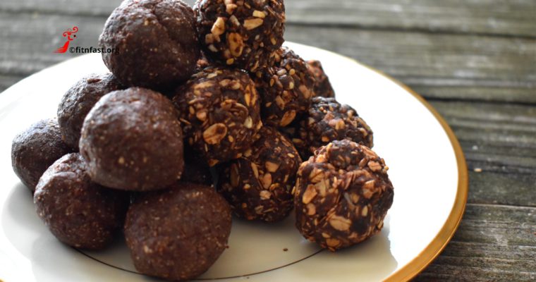 Healthy No-Bake Energy Bites in Two Ways